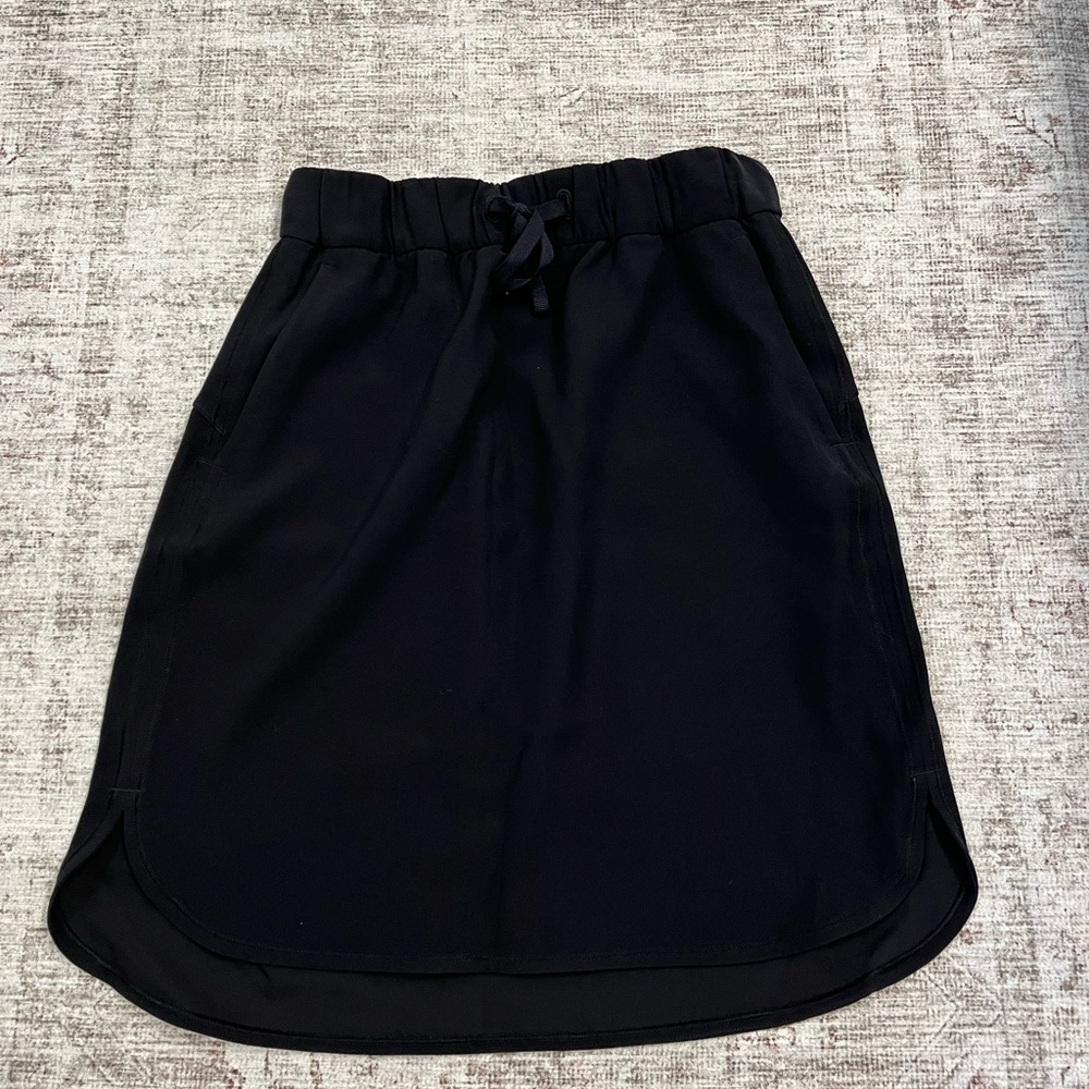 Lululemon Black Size 4 Skirt
